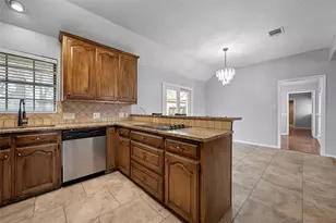 9101 Midway Dr, Woodway, TX 76712 - Photo 12