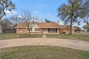 9101 Midway Dr, Woodway, TX 76712 - Photo 2