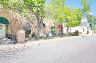 422 W Oak St, Weatherford, TX 76086 - Photo 2