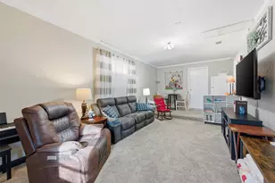 515 Pecan St, Collinsville, TX 76233 - Photo 32