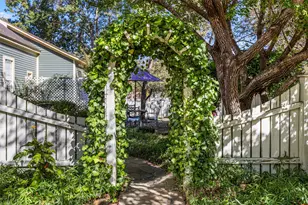 203 E Dixon St, Jefferson, TX 75657 - Photo 18