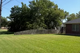 2517 Utilis St, Greenville, TX 75401 - Photo 2