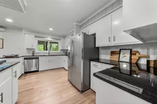 1701 Royal Oaks Dr, Waco, TX 76710 - Photo 14