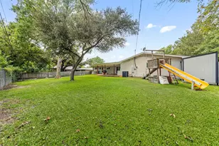 1701 Royal Oaks Dr, Waco, TX 76710 - Photo 30