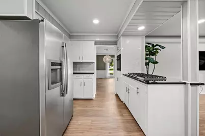 1701 Royal Oaks Drive, Waco, TX 76710 - Photo 16