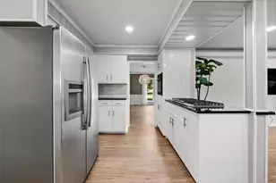 1701 Royal Oaks Dr, Waco, TX 76710 - Photo 16