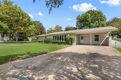 1701 Royal Oaks Drive, Waco, TX 76710 - Photo 2