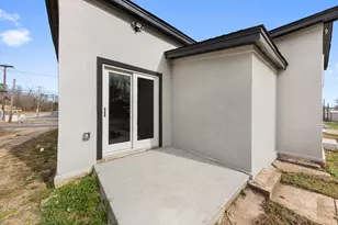 1269 Bonham St, Paris, TX 75460 - Photo 14