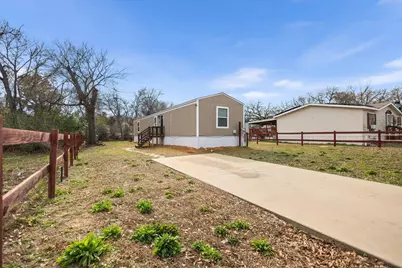 307 Saint Joseph Street, Athens, TX 75751 - Photo 4