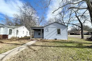 1061 19th St SE, Paris, TX 75460 - Photo 1