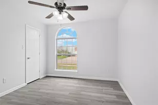 619 White Swan Dr, Arlington, TX 76002 - Photo 18