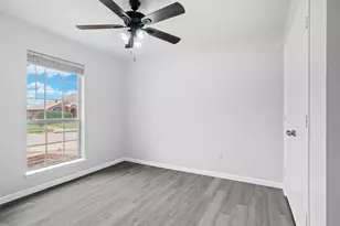 619 White Swan Dr, Arlington, TX 76002 - Photo 16