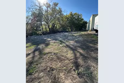 3232 S Jones Street, Fort Worth, TX 76110 - Photo 2