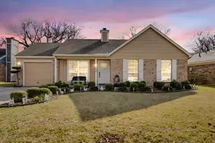 1702 Fieldstone Ct, Arlington, TX 76018 - Photo 2