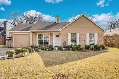 1702 Fieldstone Court, Arlington, TX 76018 - Photo 1