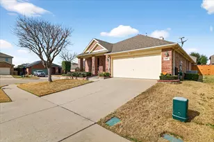 1709 Ringtail Dr, Little Elm, TX 75068 - Photo 2