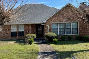 2314 Rogers Ave, Lancaster, TX 75134 - Photo 2