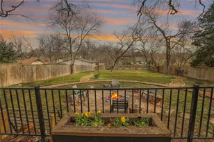 207 S College St, McKinney, TX 75069 - Photo 10