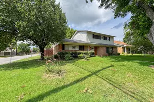 1213 Idlewood Dr, Sherman, TX 75092 - Photo 2