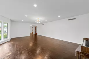 2625 Old Oaks Dr, Waco, TX 76710 - Photo 6