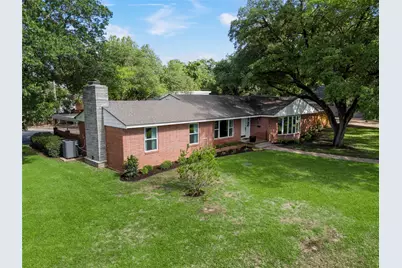 2625 Old Oaks Drive, Waco, TX 76710 - Photo 2