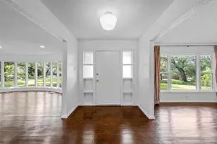 2625 Old Oaks Dr, Waco, TX 76710 - Photo 4