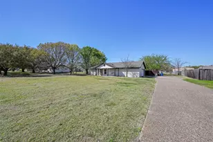 2003 Cartwright Dr, Sachse, TX 75048 - Photo 2