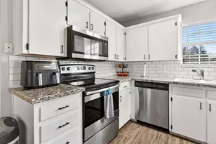 1001 S 4th St, Bonham, TX 75418 - Photo 12