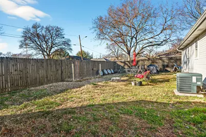 1001 S 4th Street, Bonham, TX 75418 - Photo 22