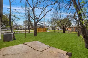 8124 Burroaks Dr, Dallas, TX 75217 - Photo 28