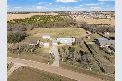 398 Bluebonnett Lane, Lorena, TX 76655 - Photo 2