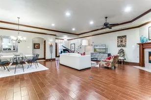 223 Wood St, Grapevine, TX 76051 - Photo 6