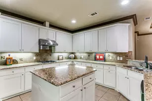 223 Wood St, Grapevine, TX 76051 - Photo 14