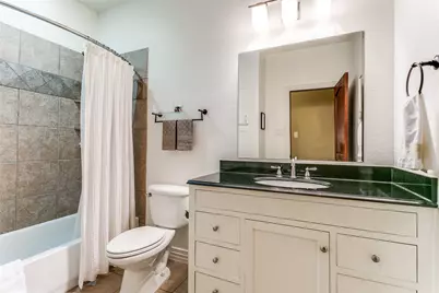 223 Wood Street #201, Grapevine, TX 76051 - Photo 24