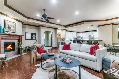 223 Wood Street #201, Grapevine, TX 76051 - Photo 8