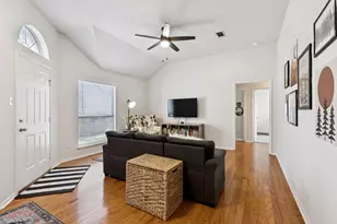 906 Park Row Cir, McKinney, TX 75072 - Photo 4