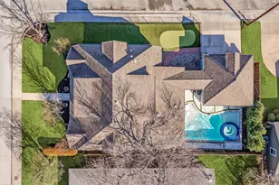 303 S Dooley St, Grapevine, TX 76051 - Photo 34