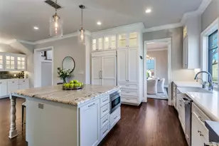 303 S Dooley St, Grapevine, TX 76051 - Photo 14