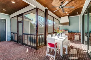 303 S Dooley St, Grapevine, TX 76051 - Photo 28