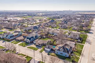 303 S Dooley St, Grapevine, TX 76051 - Photo 36