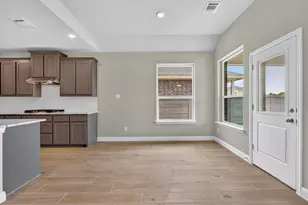 11213 Treehouse Trl, Justin, TX 76247 - Photo 10