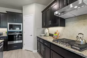 11213 Treehouse Trl, Justin, TX 76247 - Photo 8