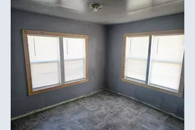 630 E B Avenue, Kingsville, TX 78363 - Photo 12