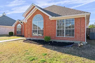 2305 Austin Dr, Mesquite, TX 75181 - Photo 2