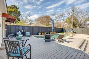 919 Stewart Dr, Dallas, TX 75208 - Photo 34