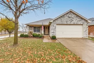 2001 Lake Trail Dr, Heartland, TX 75126 - Photo 2