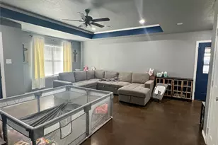 805 Clay St, Glen Rose, TX 76043 - Photo 4