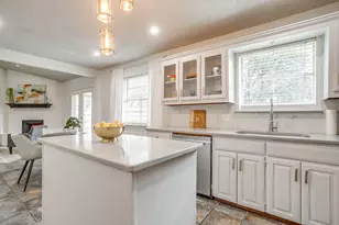 909 Jayellen Ct, Burleson, TX 76028 - Photo 8