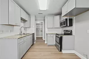 1116 Hidden Creek Dr, Mansfield, TX 76063 - Photo 10