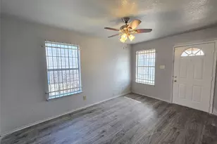 1439 E Robert St, Fort Worth, TX 76104 - Photo 4